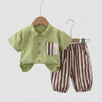 Conjunto 2 Peças Bebê Menino | Camisa Polo Branca + Calça Listrada Casual 12M–5 Anos