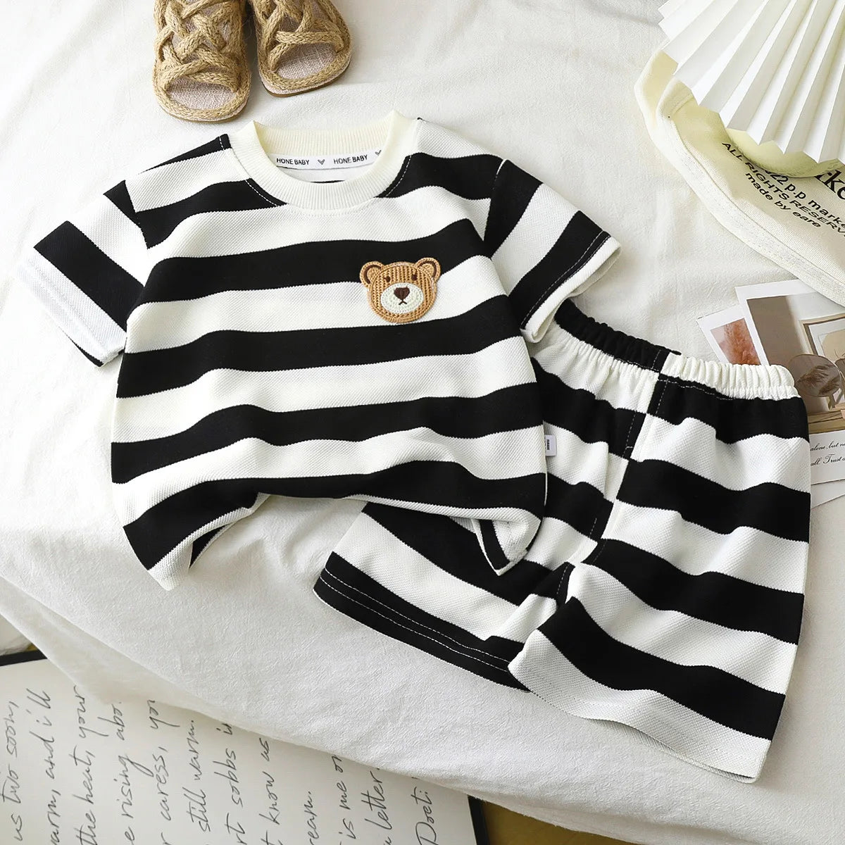 Conjunto 2 Peças Bebê Unissex Teddy Bear | Camiseta Listrada + Shorts Algodão Verão 6M–5 Anos
