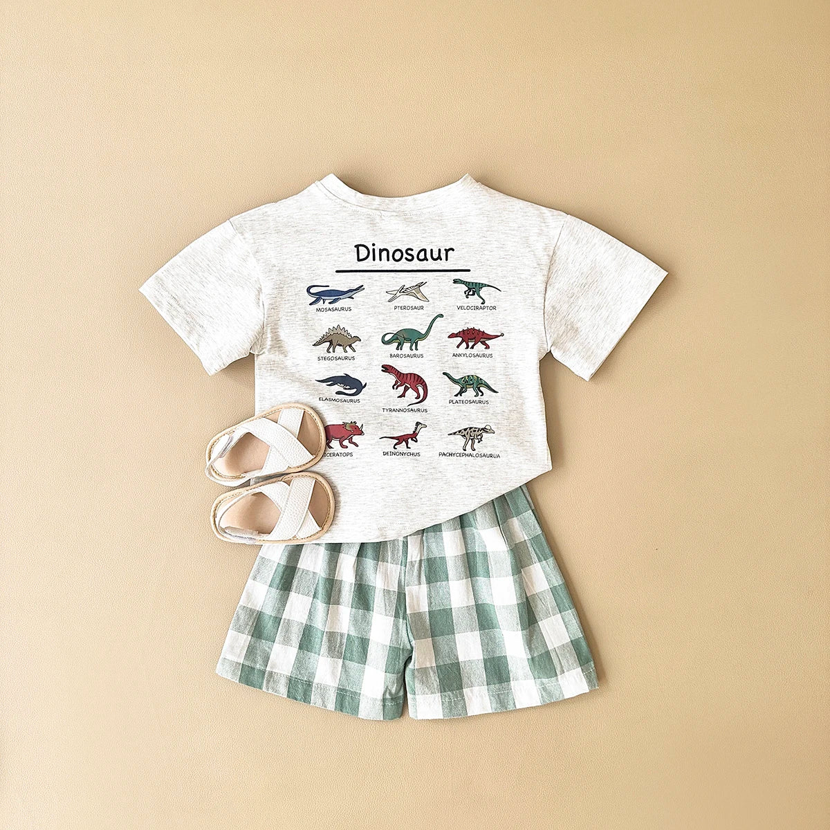 Conjunto Verão Bebê Dinossauro | Camiseta Estampada + Shorts Xadrez 6M-3 Anos