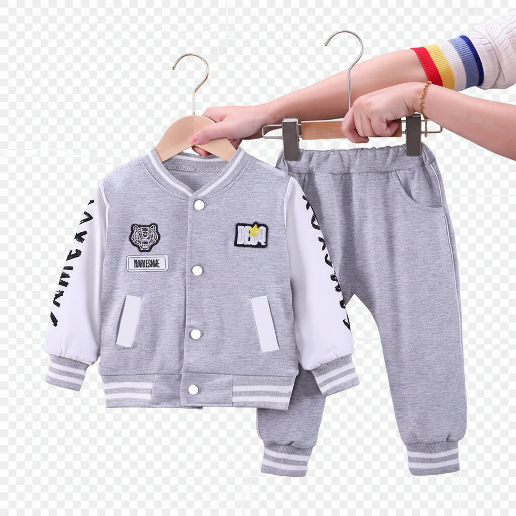 Conjunto Esportivo Infantil Teddy Bear | Casaco Baseball + Calça 2 Peças 12M–4 Anos