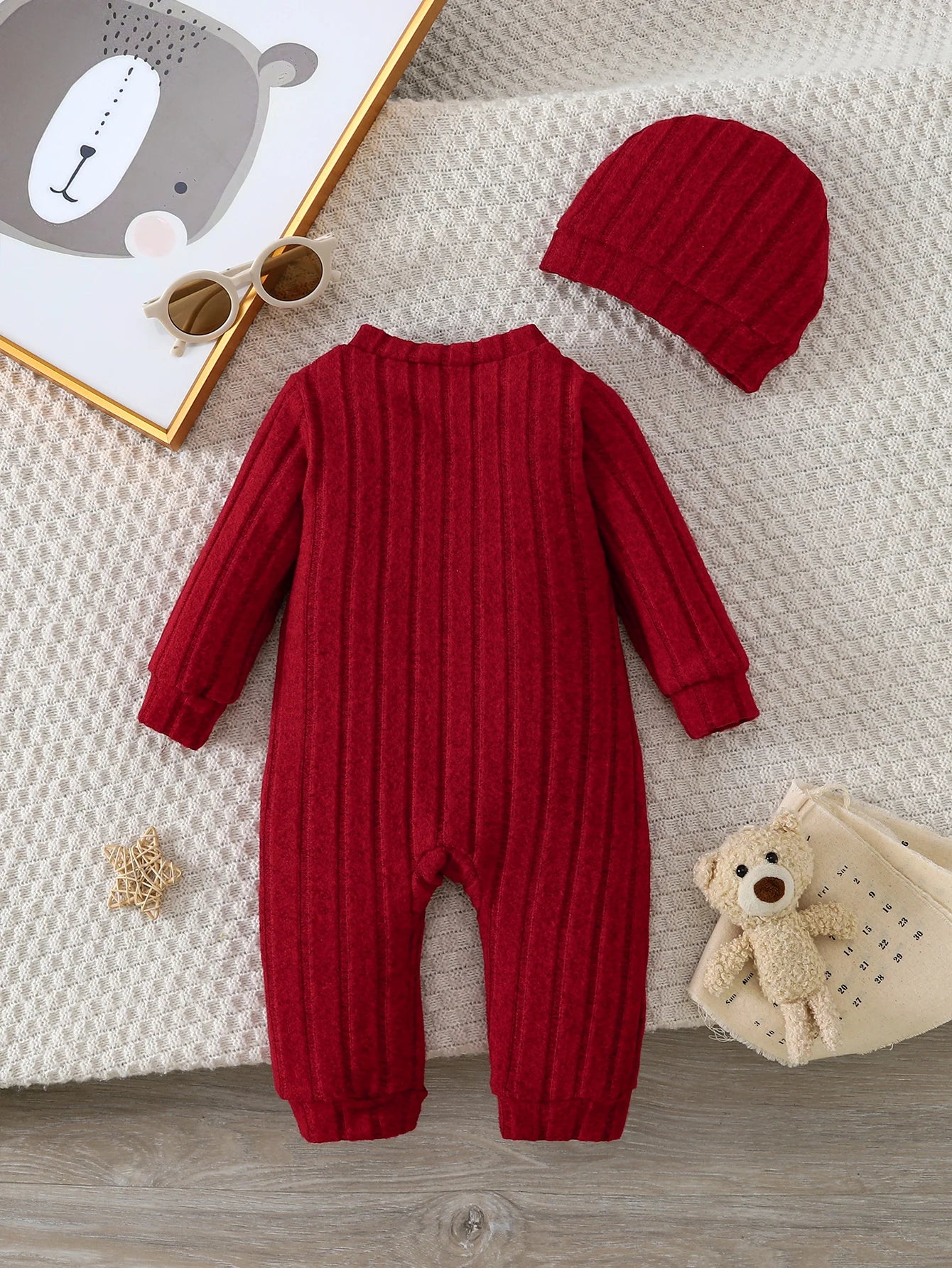 Conjunto Bebê Menino Inverno | Macacão Vermelho Emblema Urso + Touca 0–18 Meses