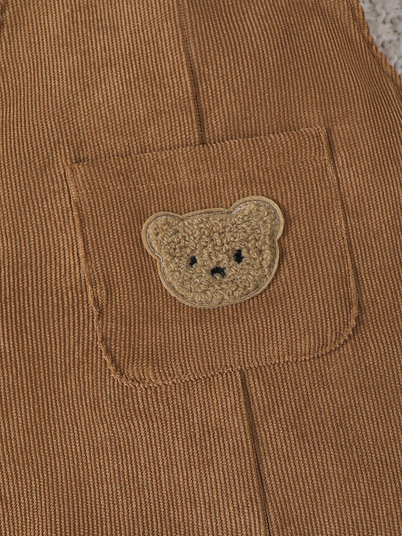 Jardineira Bebê Menino Padrão Urso | Veludo Cotelê com Bolso 6M–3 Anos