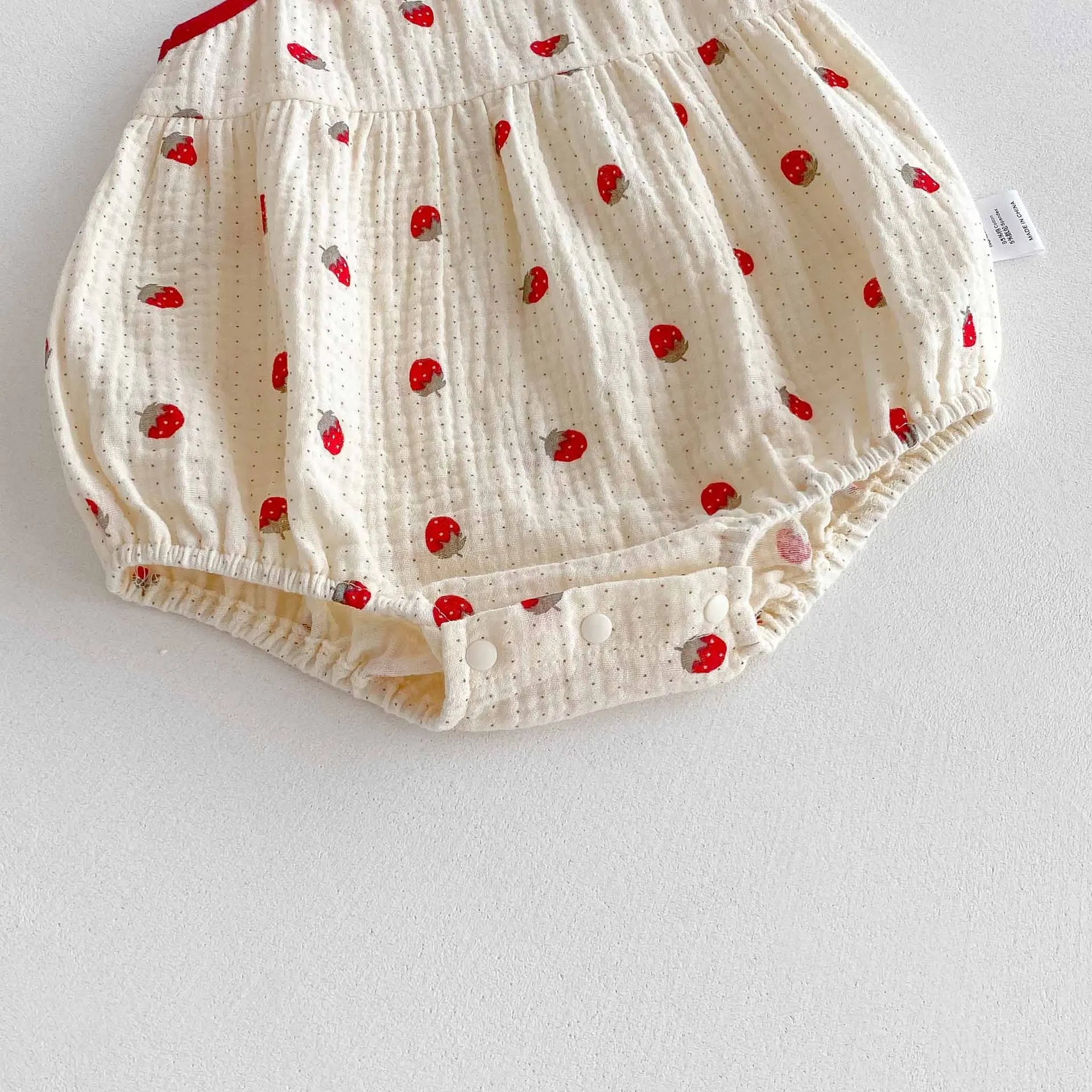 Body Bebê Sem Manga Estampa Morango | Meninas 6–24 Meses